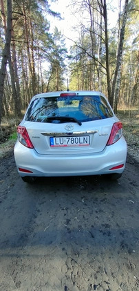 Toyota Yaris cena 35000 przebieg: 103000, rok produkcji 2013 z Pińczów małe 232